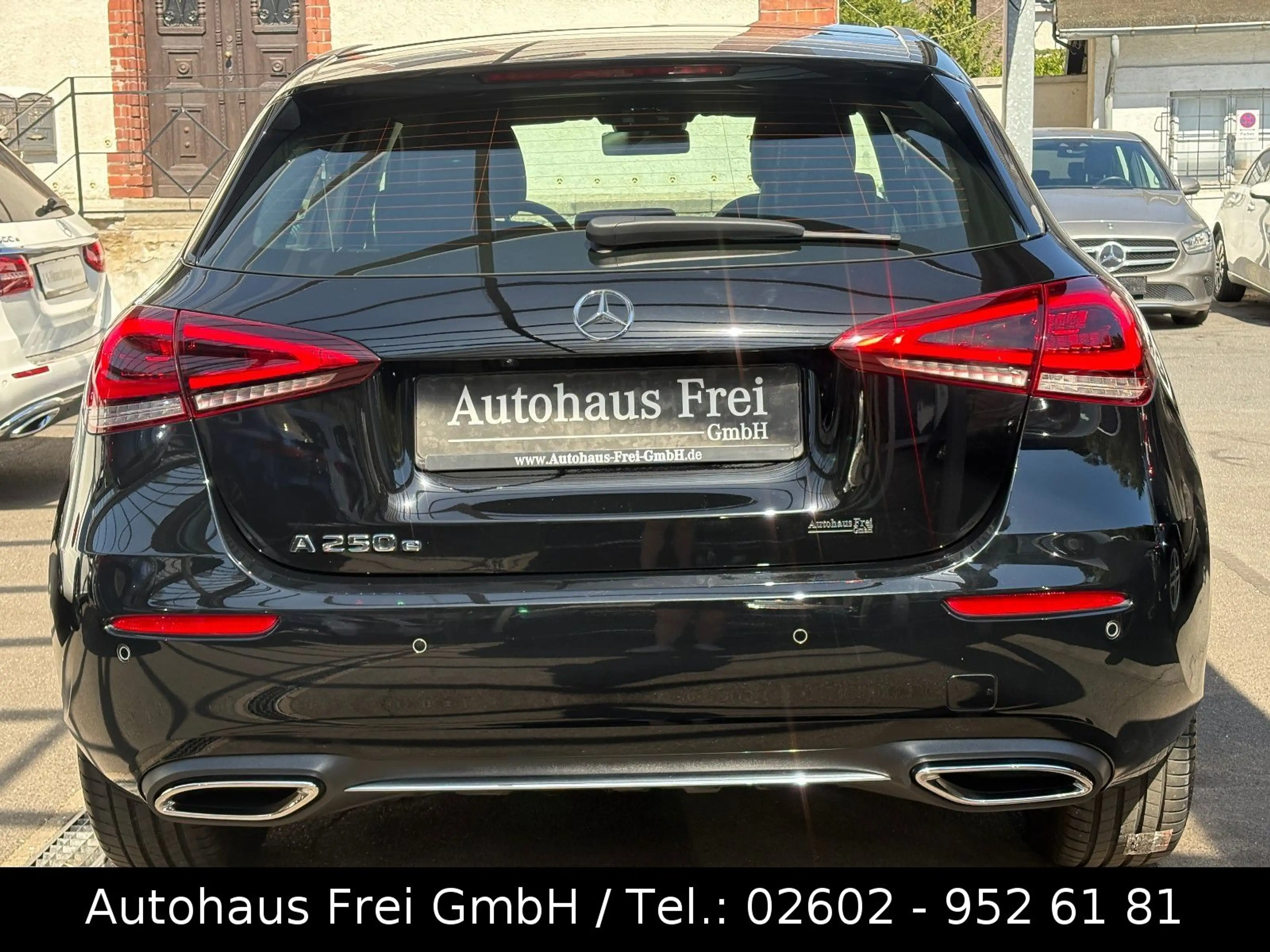 Mercedes-Benz A 250 e Progressive 1-HAND*LED*TEILLEDER*NAVI* — photo 8