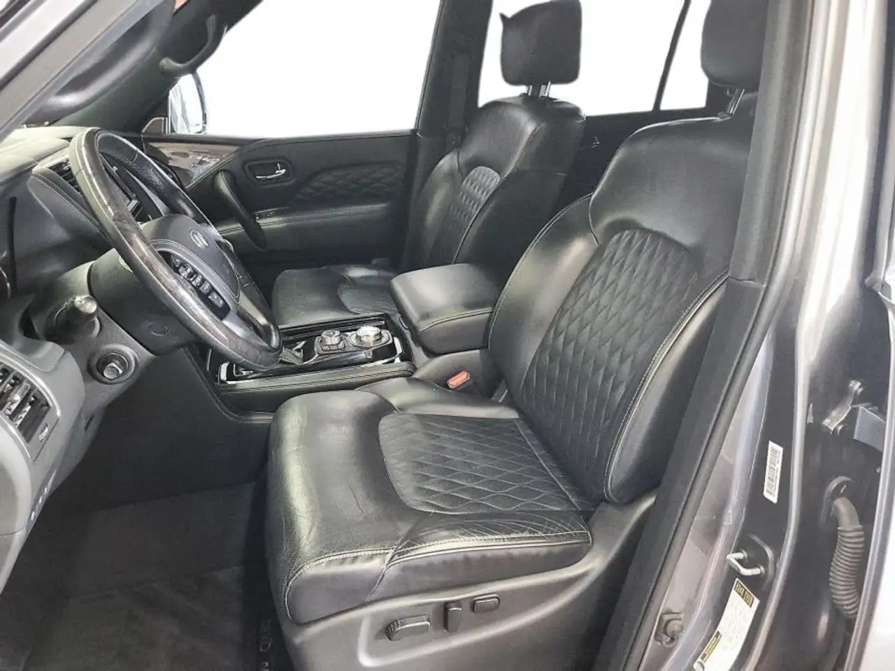 Infiniti QX80 fotografie Infiniti QX80