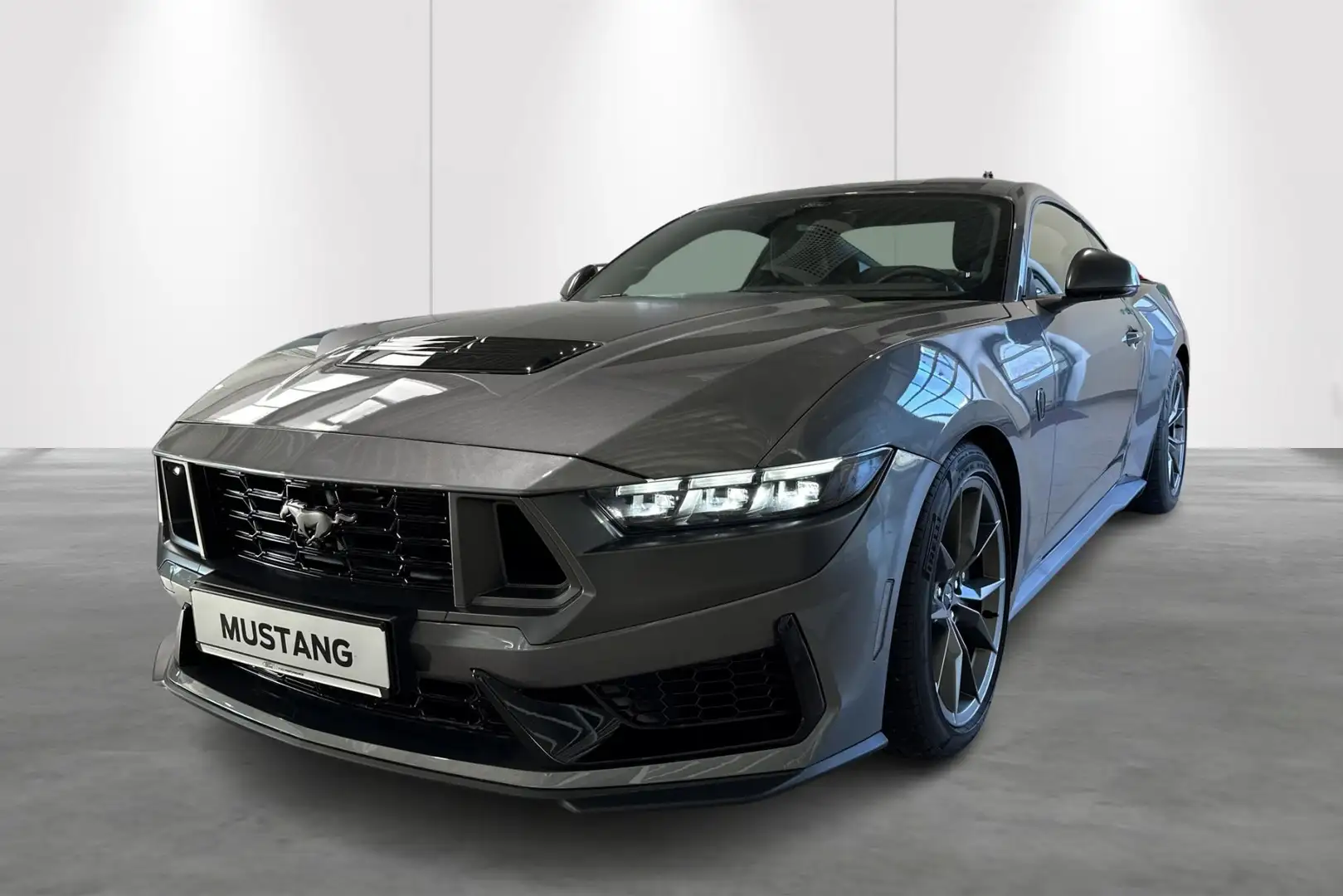 Ford Mustang 5.0i V8 Dark Horse Gris - 1