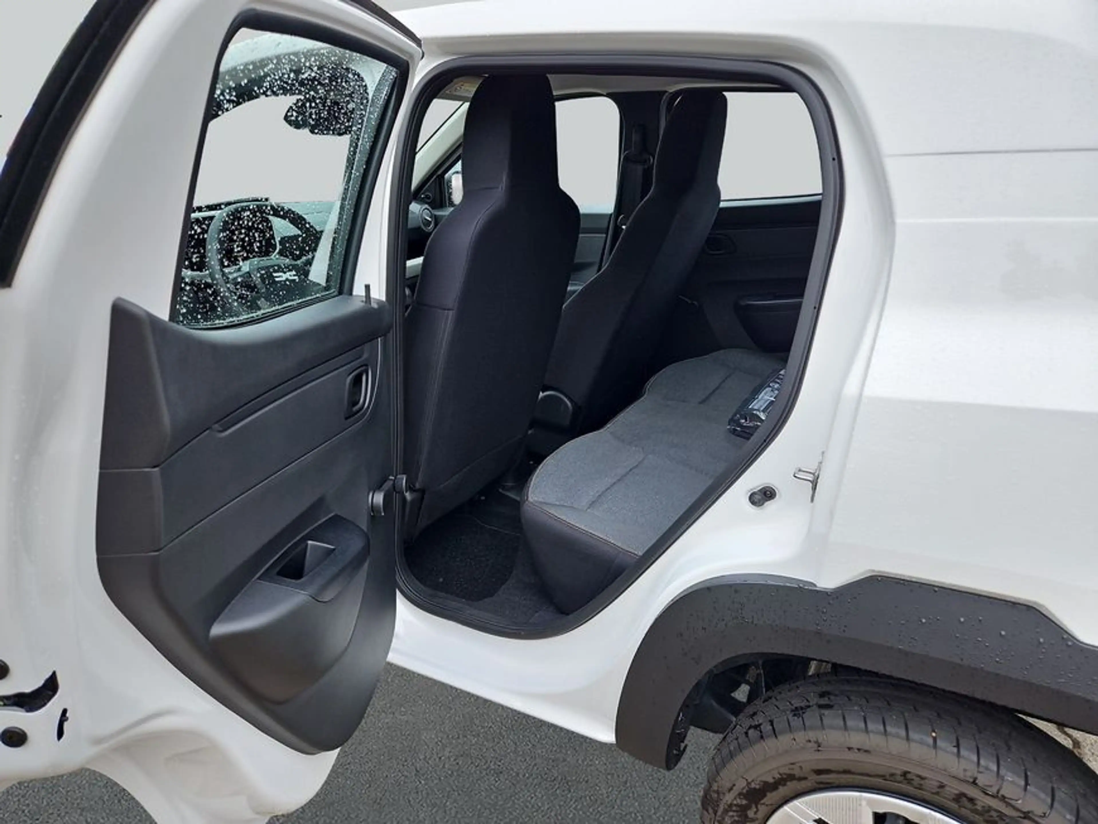 Dacia Spring Electric 45 Essential — photo 12