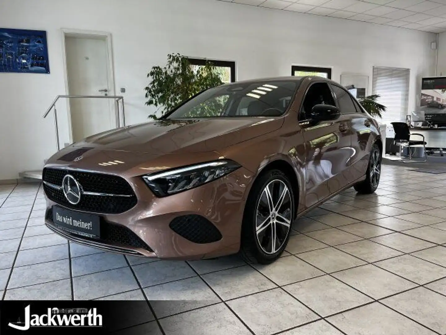 Mercedes-Benz A 200 Limo Progressive/Navi/Autom./Rosègold met. Золотистый - 2