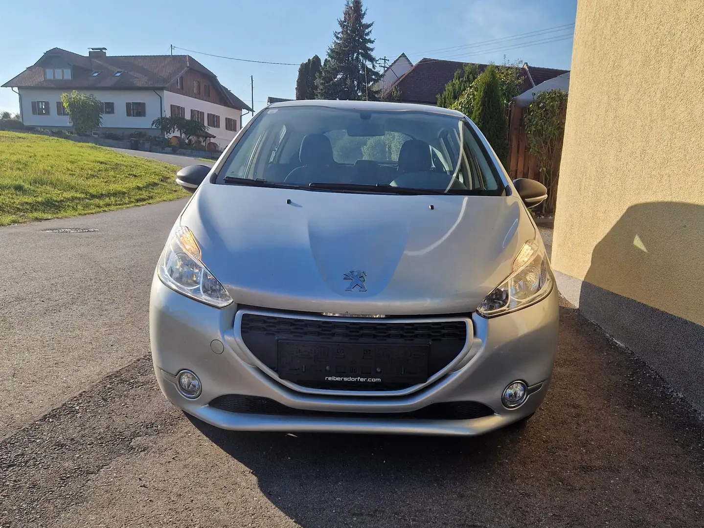 Peugeot 208 208 Active Silber - 1