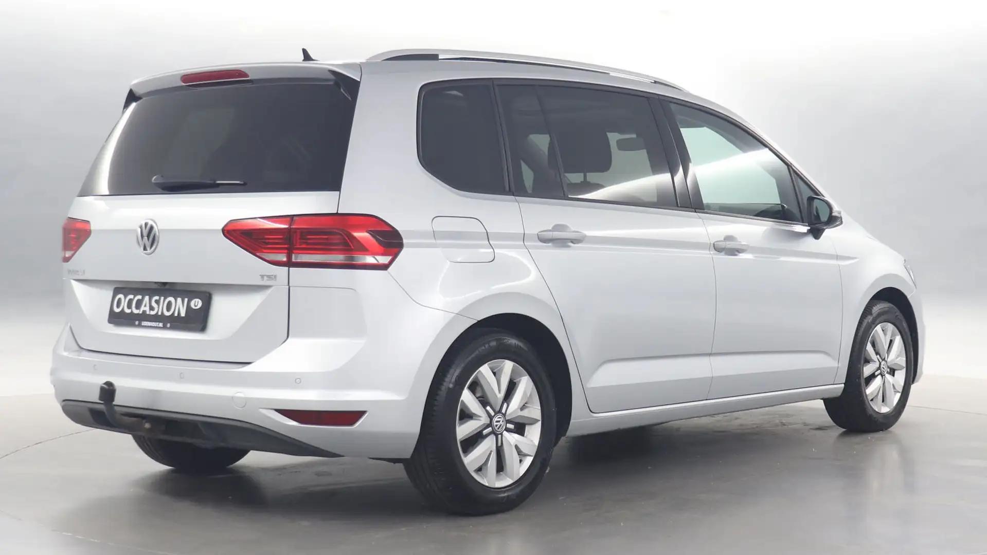 Volkswagen Touran 1.2 TSI 110pk Connected Series 7 Persoons / Panora Grijs - 2