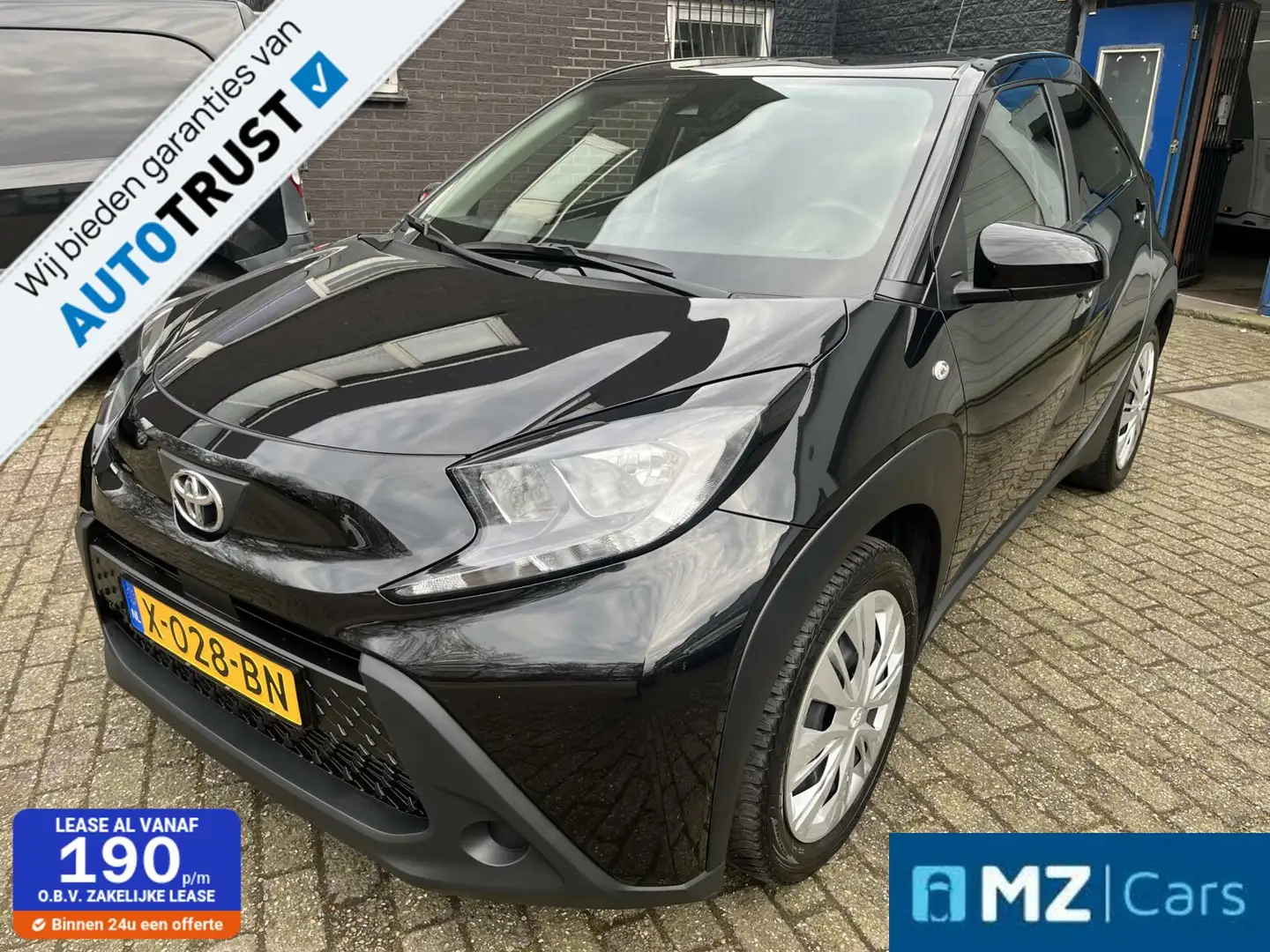 Toyota Aygo X 1.0 VVT-i MT Play Zwart - 1