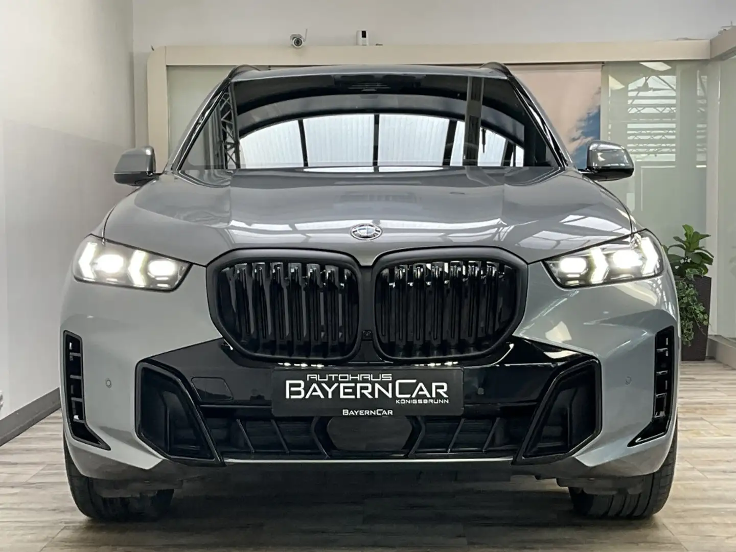 BMW X5 xDrive40d M Sport Pro 22Zoll AHK ACC 360° Šedá - 2
