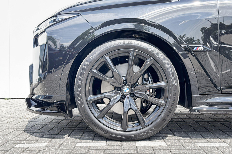 BMW X7 M60i xDrive | M Sport | Driving Assistant Professi — photo 3