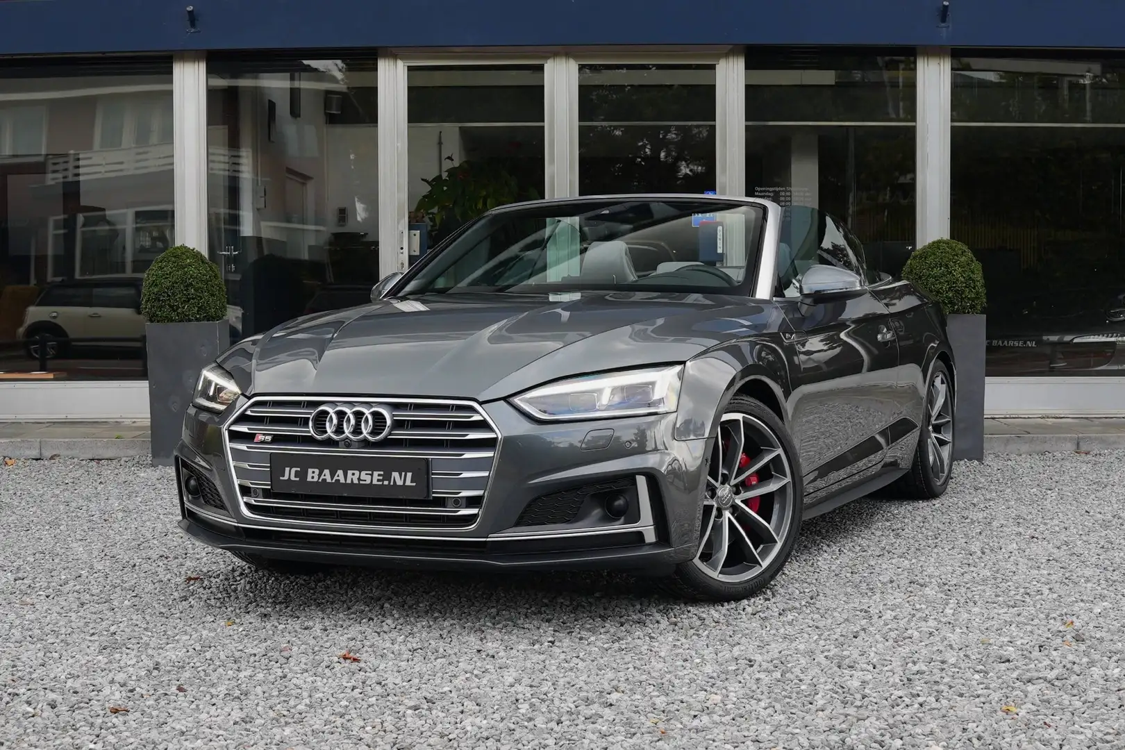 Audi S5 Cabrio 3.0 TFSI Quattro Grijs - 1