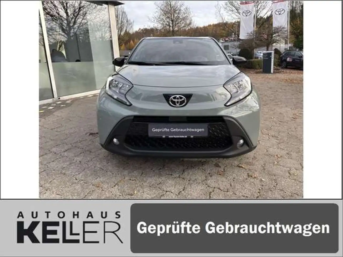 Toyota Aygo X Teamplayer Grau - 2