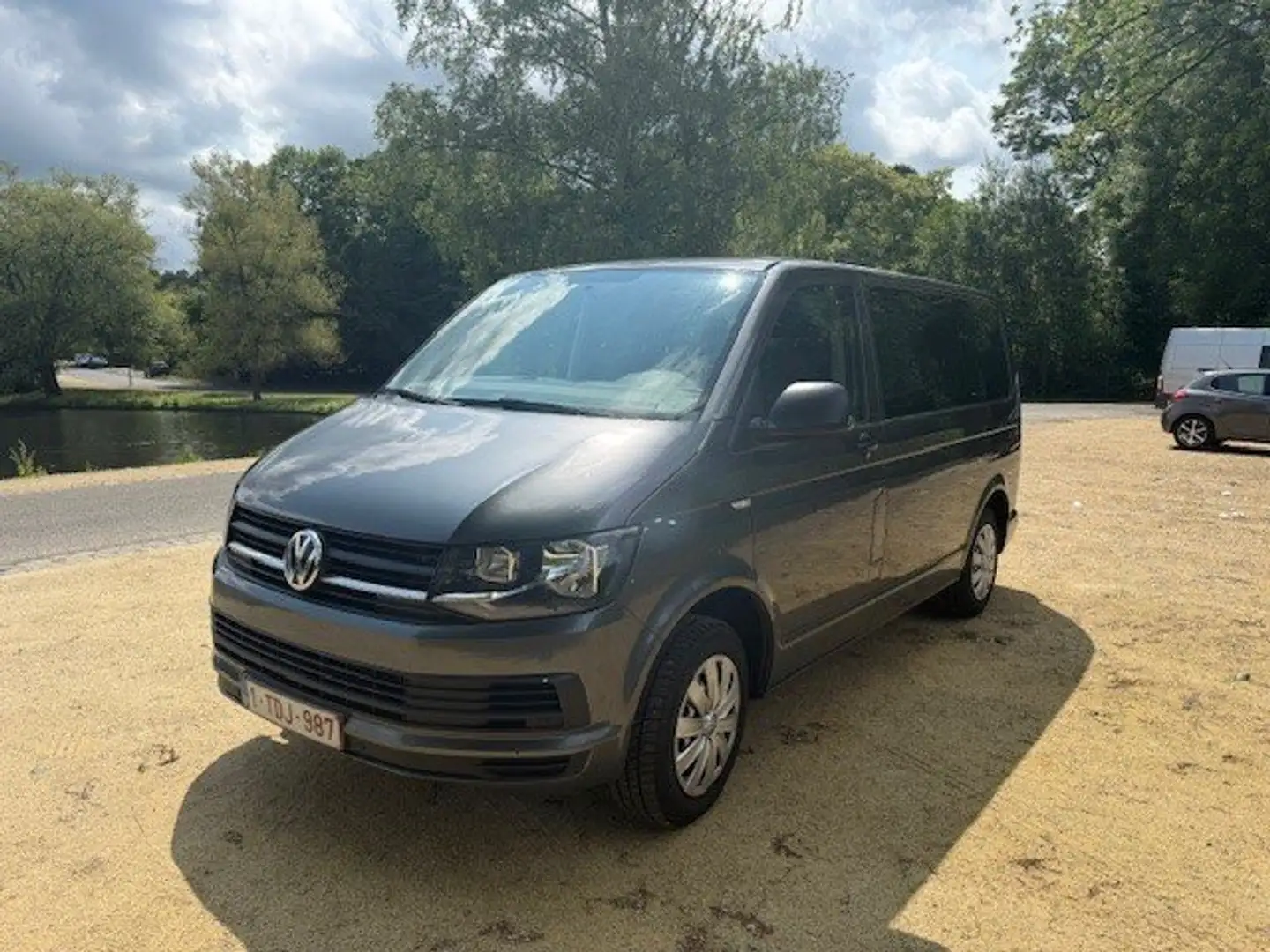 Volkswagen T6 Multivan Multivan 2.0 TDi SCR Blue Grijs - 1