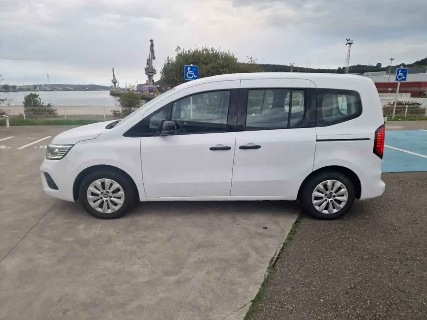 Renault RENAULT Kangoo M1 Monovolumen  Manual de 6 Puertas Білий - 2