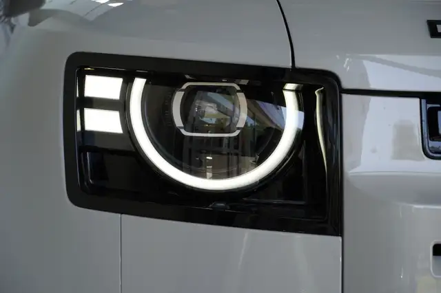 Land Rover Defender Defender 2.0PHEV X Dyn SE DAB AHK Ansicht 5