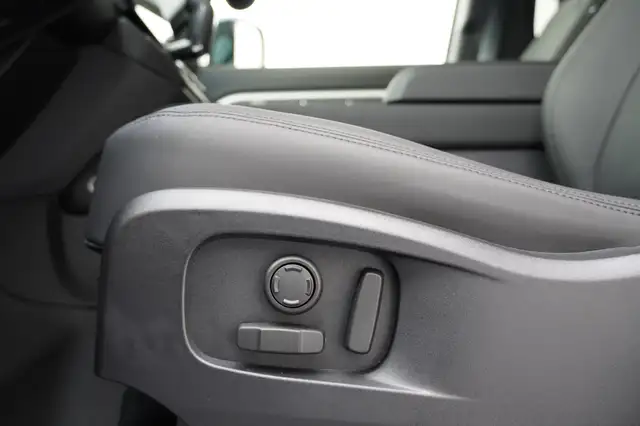 Land Rover Defender Defender 2.0PHEV X Dyn SE DAB AHK Ansicht 13