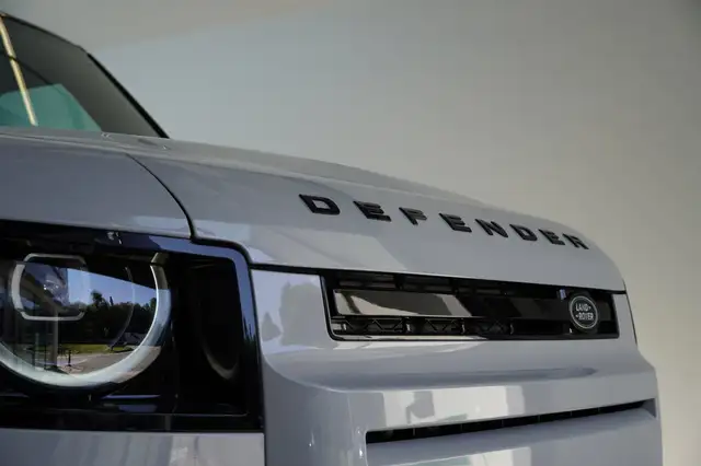 Land Rover Defender Defender 2.0PHEV X Dyn SE DAB AHK Ansicht 6