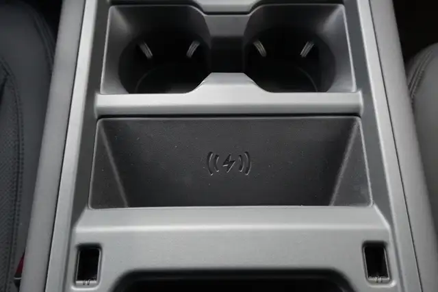 Land Rover Defender Defender 2.0PHEV X Dyn SE DAB AHK Ansicht 25