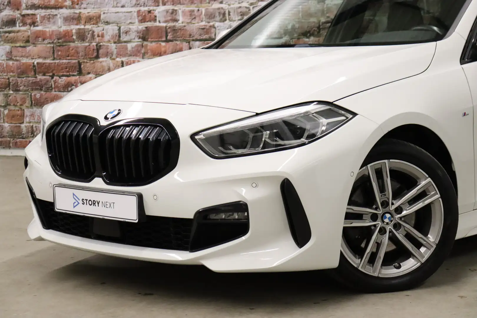 BMW 118 1 Serie 118i High Executive M Sport Pakket Automaa Weiß - 2
