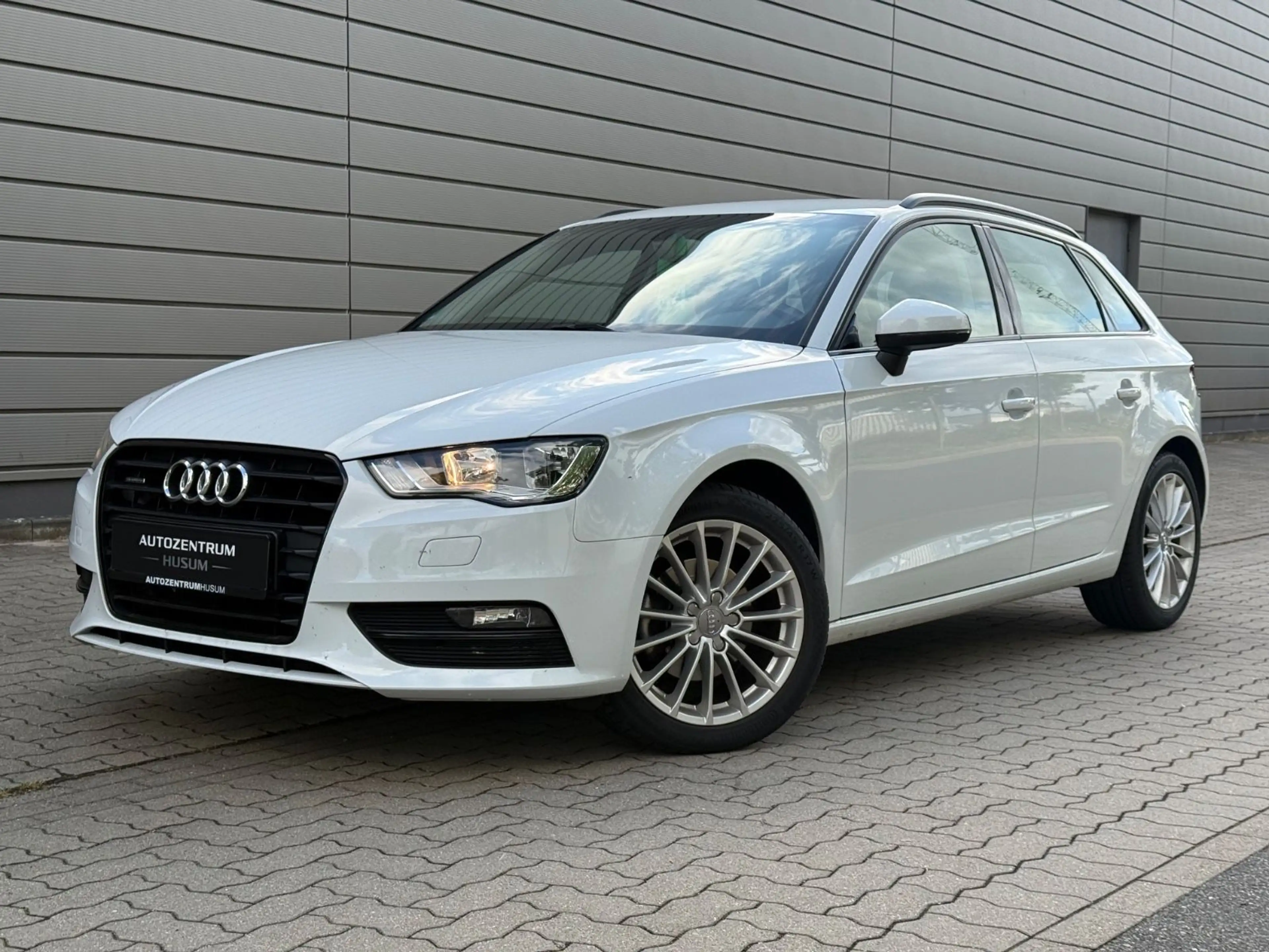 Audi A3 Sportback attraction quattro*HU/AU NEU*