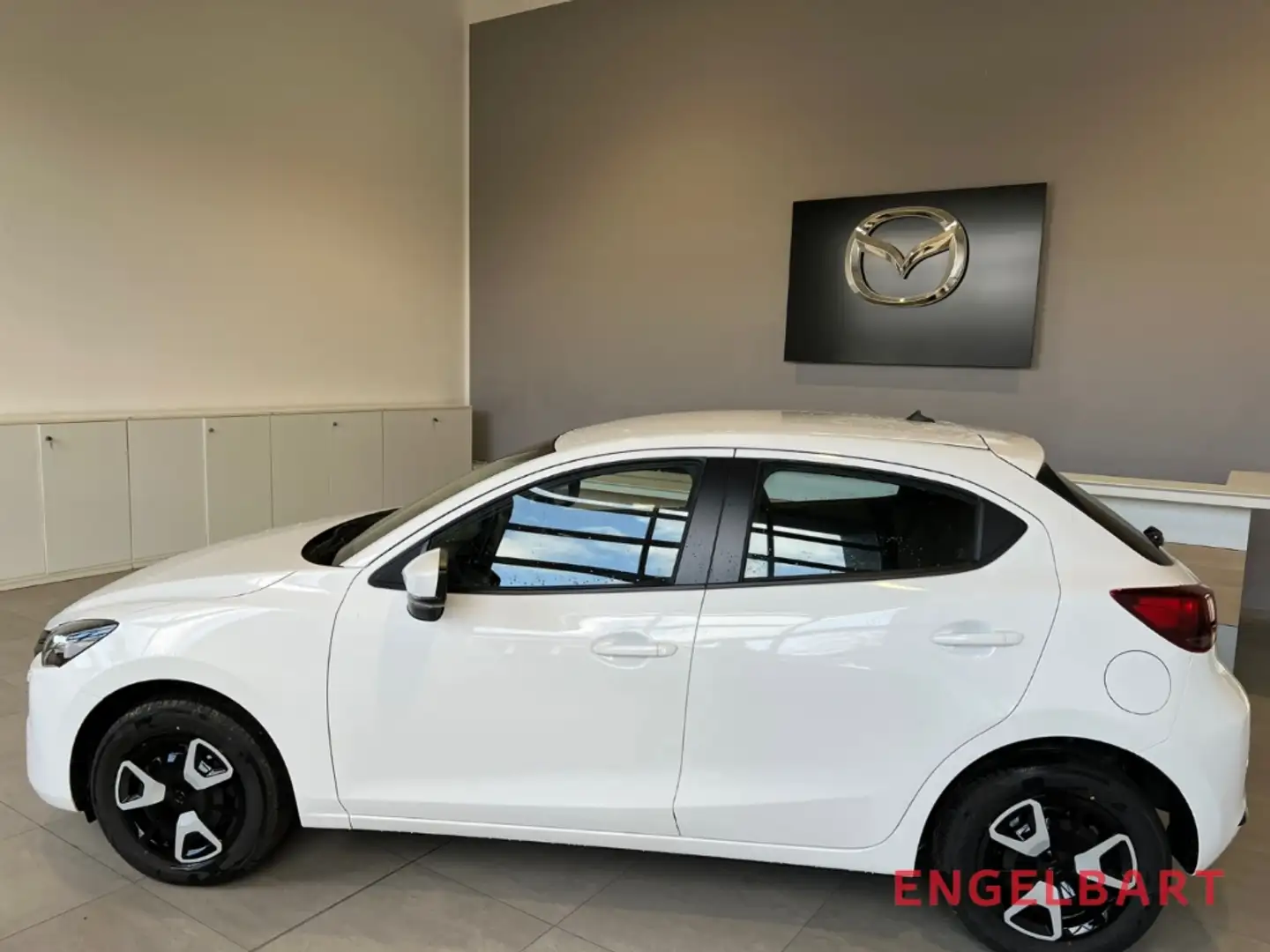 Mazda 2 1.5 Center-Line M-Hybrid LED PDC CarPlay Apple Car Wit - 2