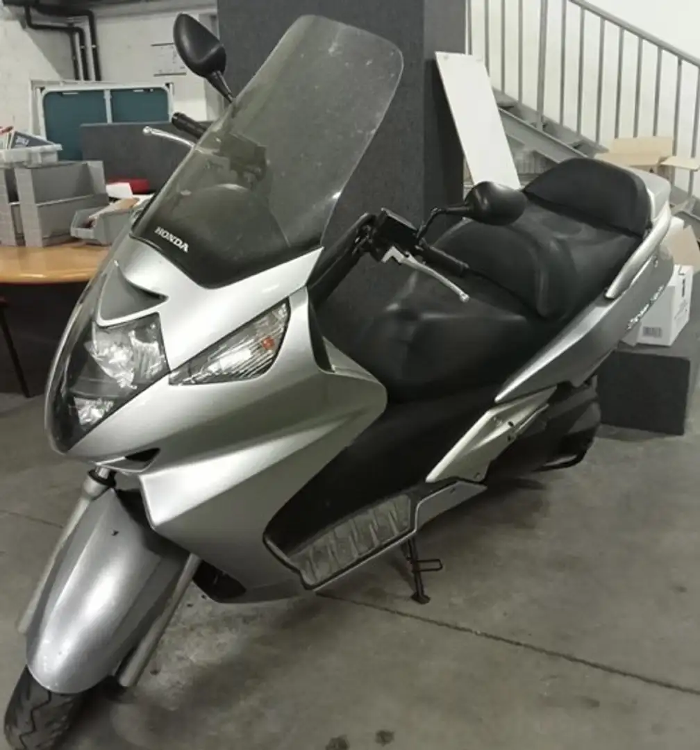 Honda Silver Wing scooter - 2