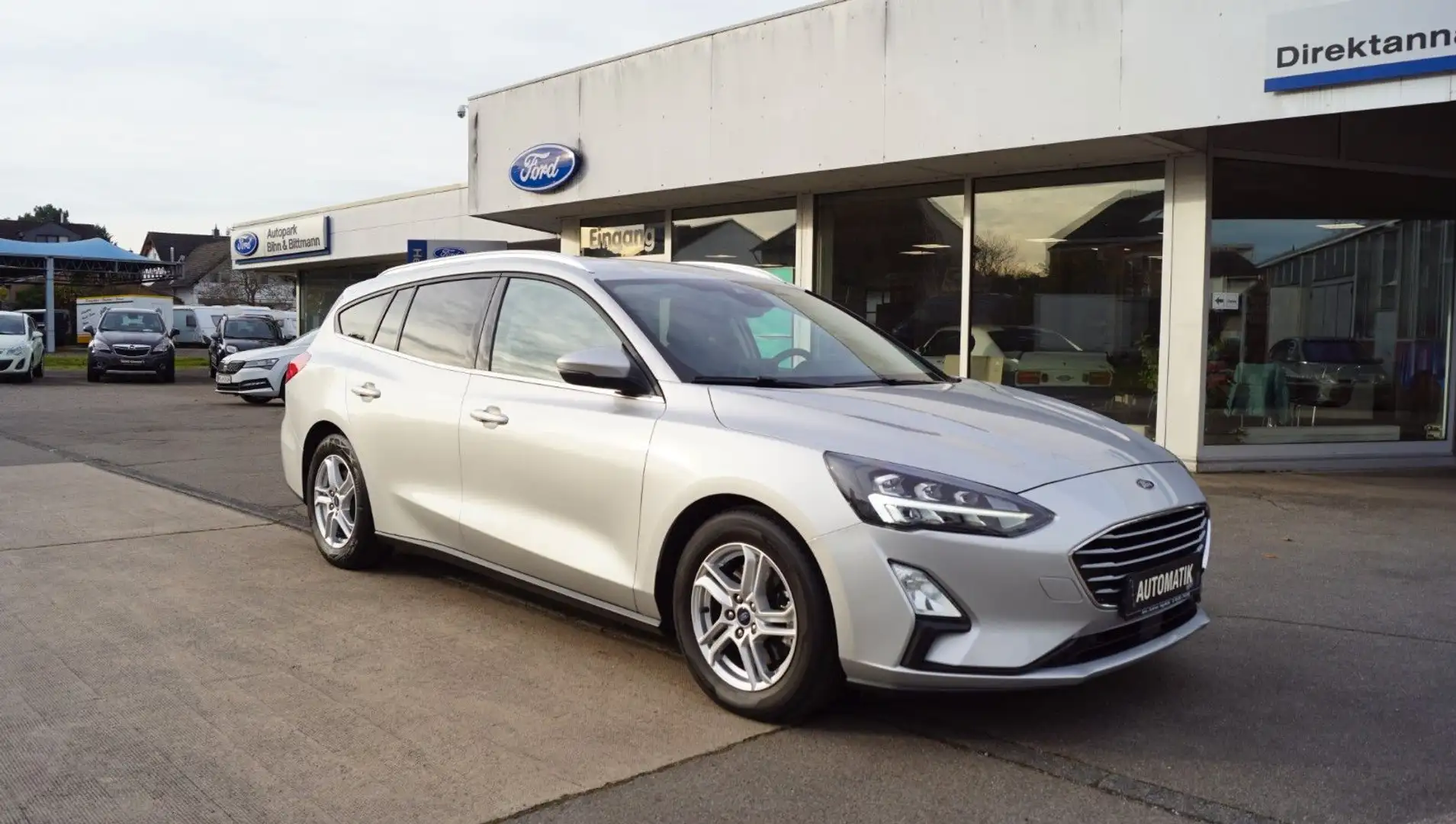 Ford Focus Turnier 2.0 TDCi Aut. Ergon+LED+Nav+Assist Silber - 1