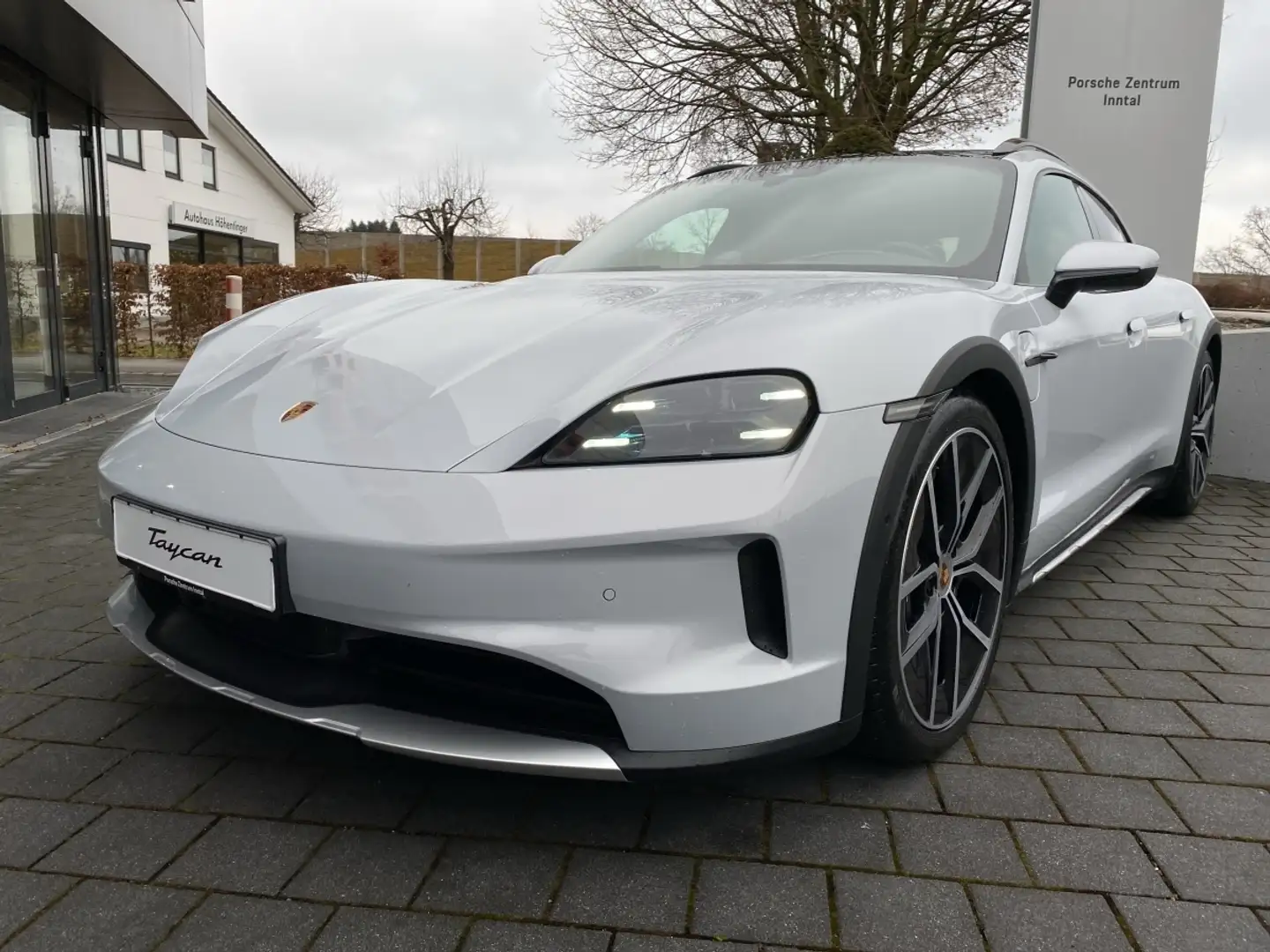 Porsche Taycan 4 Cross Turismo | Hinterachslenkung | Grau - 2