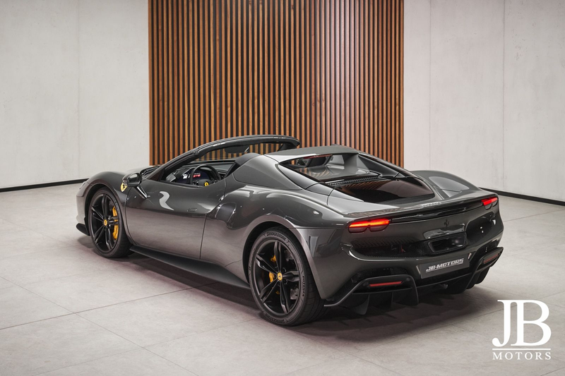 Ferrari 296 GTS Lift LED Racing Seats Passenger Dipl. — photo 2