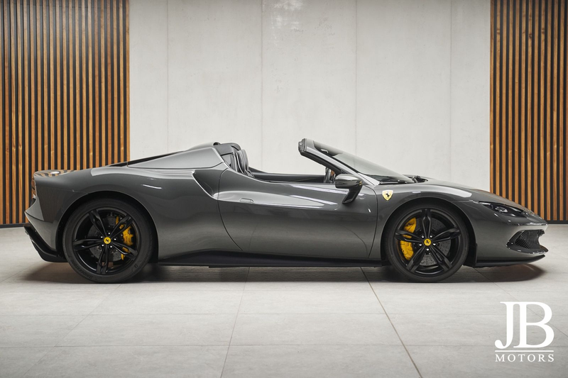 Ferrari 296 GTS Lift LED Racing Seats Passenger Dipl. — photo 4