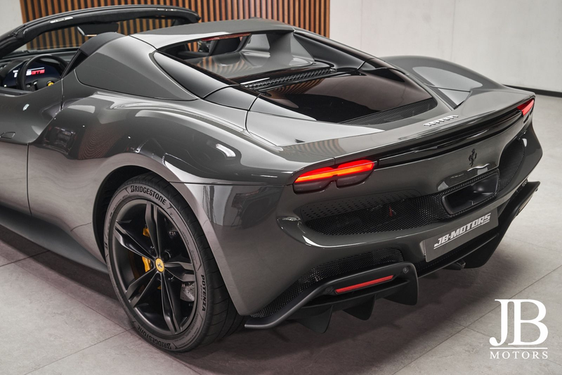 Ferrari 296 GTS Lift LED Racing Seats Passenger Dipl. — photo 14