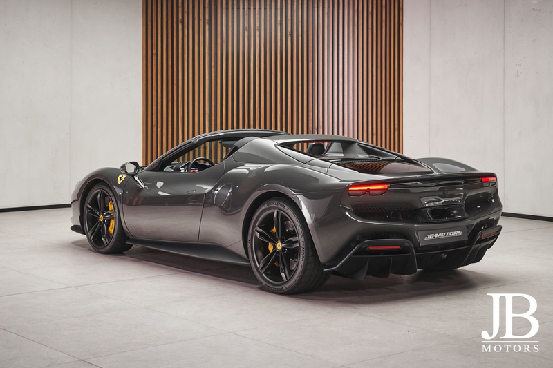 Ferrari 296 GTS Lift LED Racing Seats Passenger Dipl. — photo 13