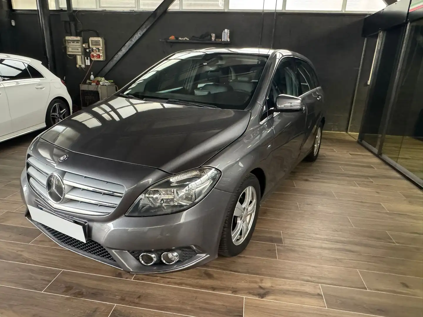 Mercedes-Benz B 180 B 180 d (cdi) Sport auto Grigio - 2