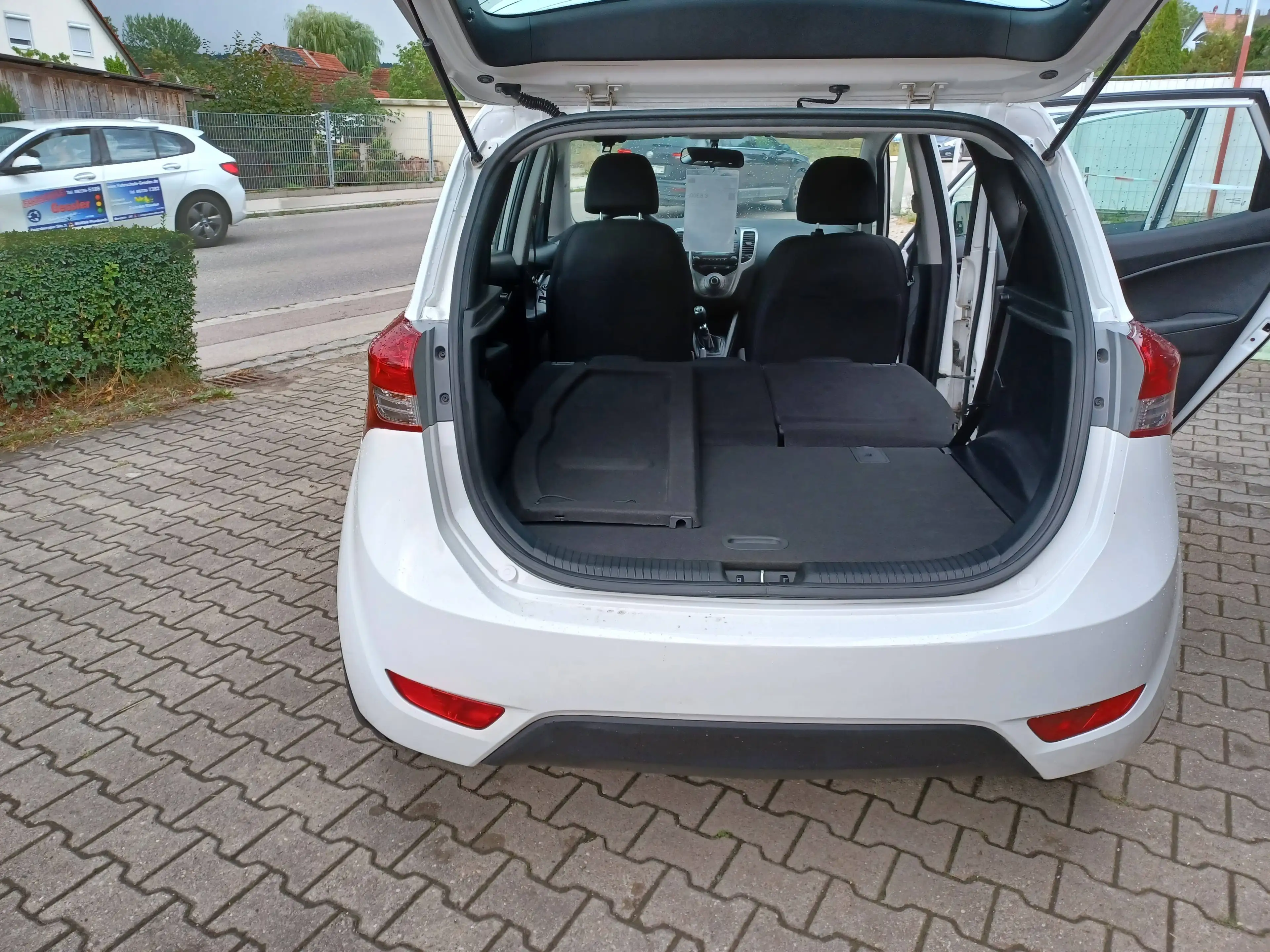 Hyundai iX20 1.Hd.~unfallfrei~HU neu~Klima~ele. FH+Spiegel~ — photo 13