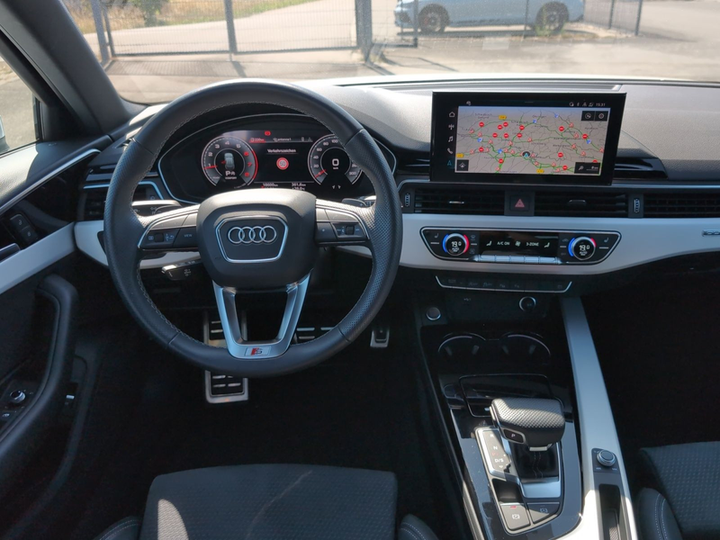 Audi A4 40 TFSI q. S-Tronic S-Line, Panoramadac — photo 10
