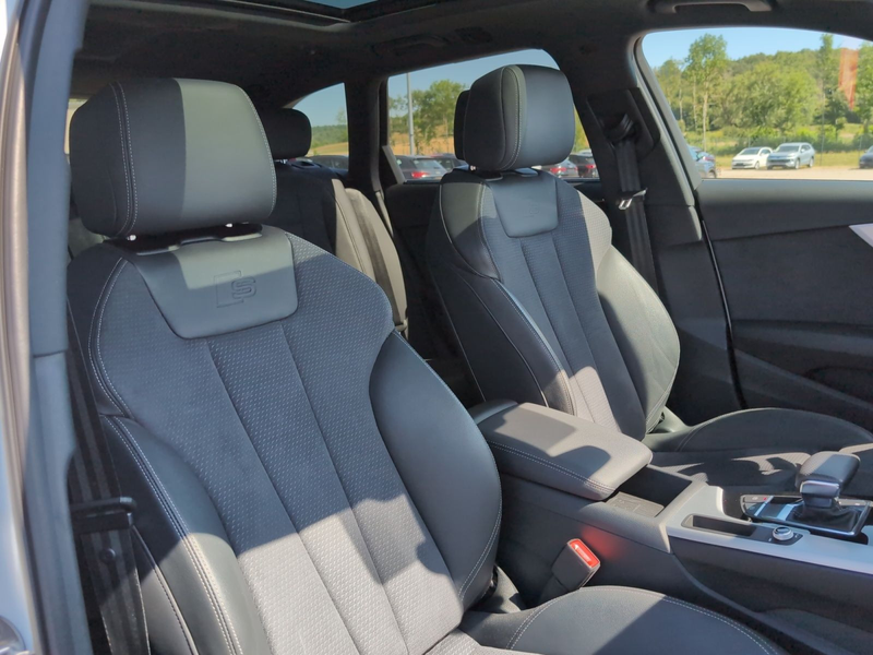 Audi A4 40 TFSI q. S-Tronic S-Line, Panoramadac — photo 15