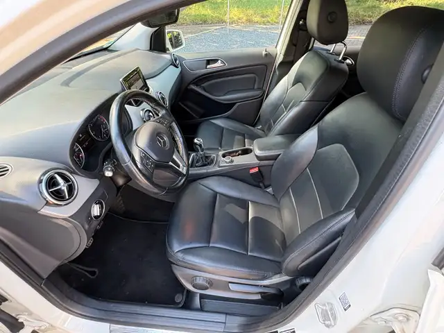 Mercedes-Benz B-Class view 13