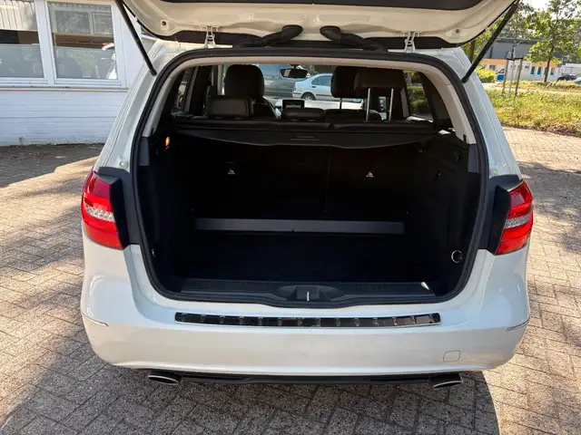 Mercedes-Benz B-Class view 11