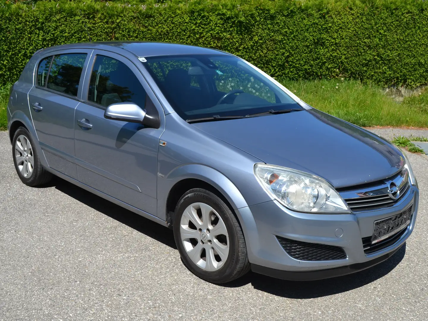 Opel Astra Astra 1,6 Cosmo Cosmo Grau - 2