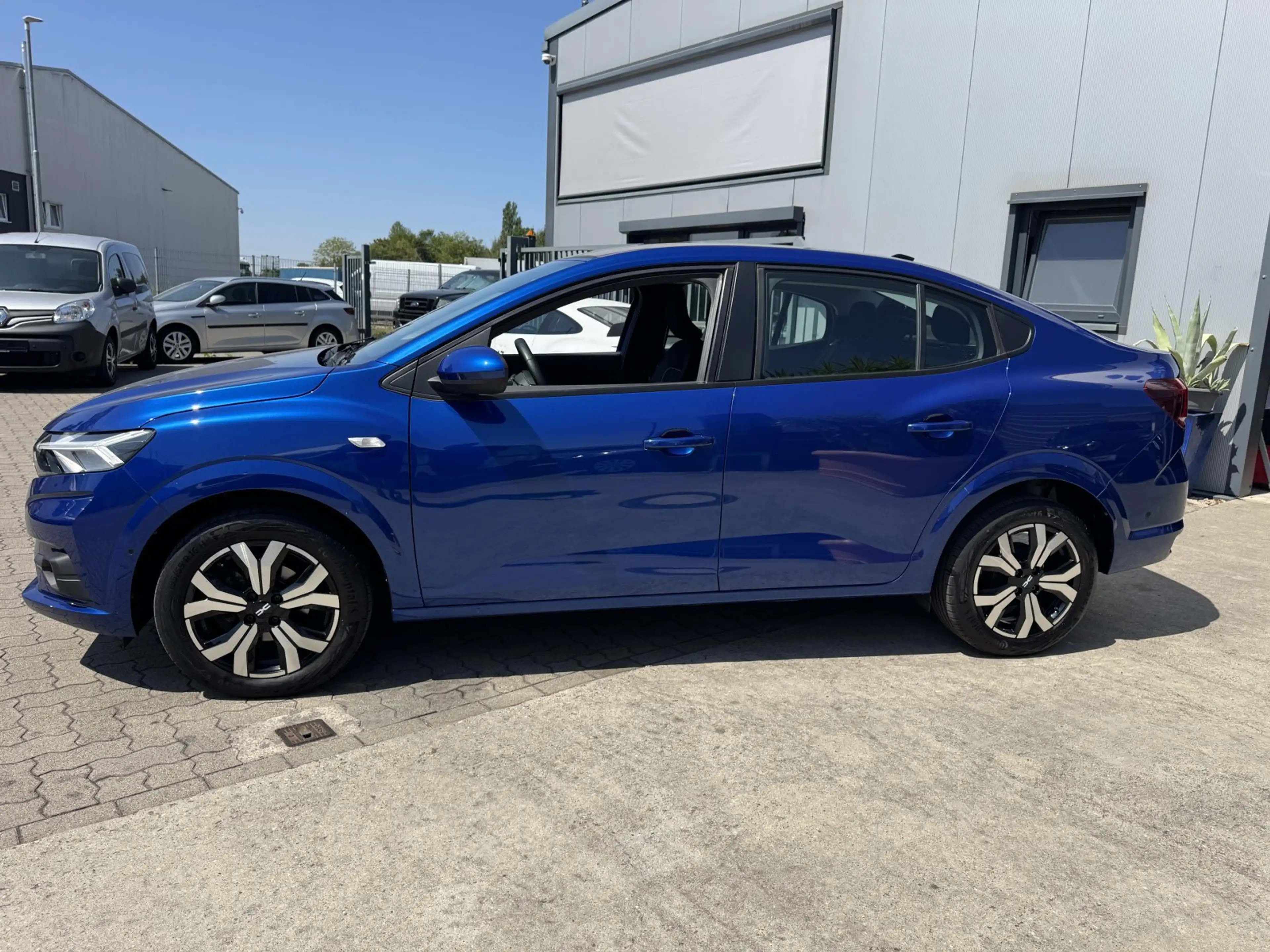 Dacia Logan Edition 6-Gang Navi,Kamera,SHZ — photo 3