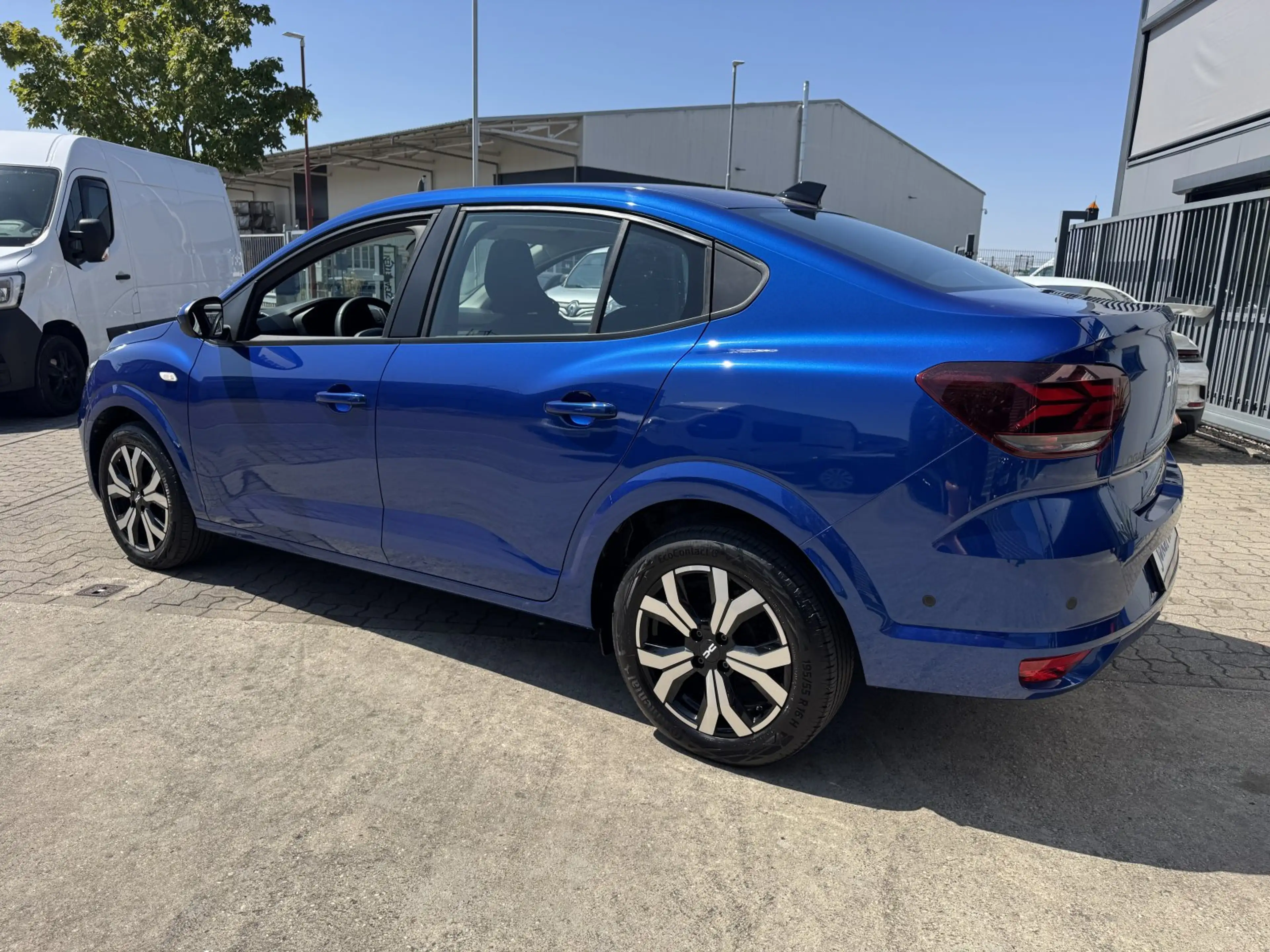 Dacia Logan Edition 6-Gang Navi,Kamera,SHZ — photo 9