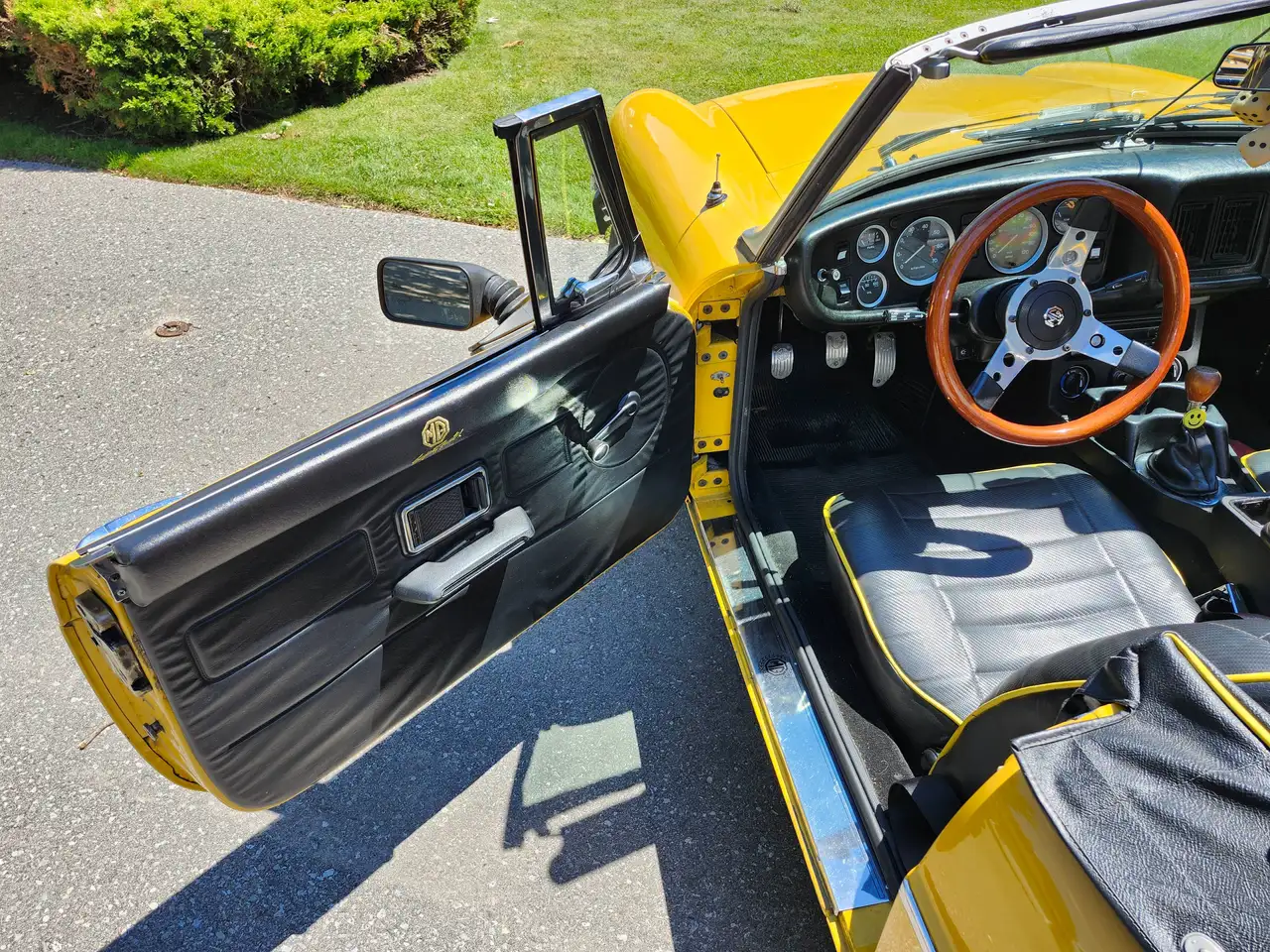 MG MGB photo MG MGB