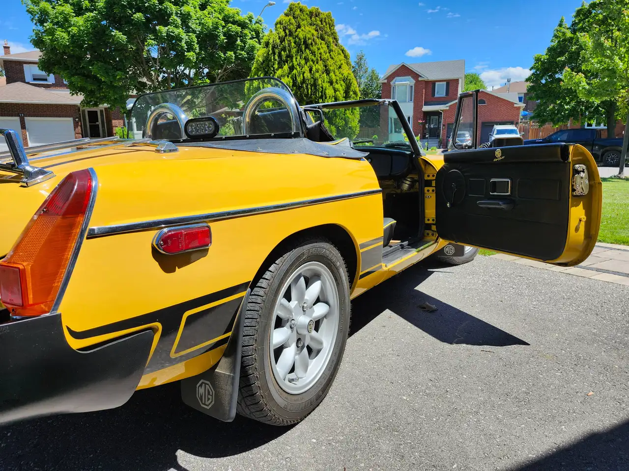 MG MGB photo MG MGB