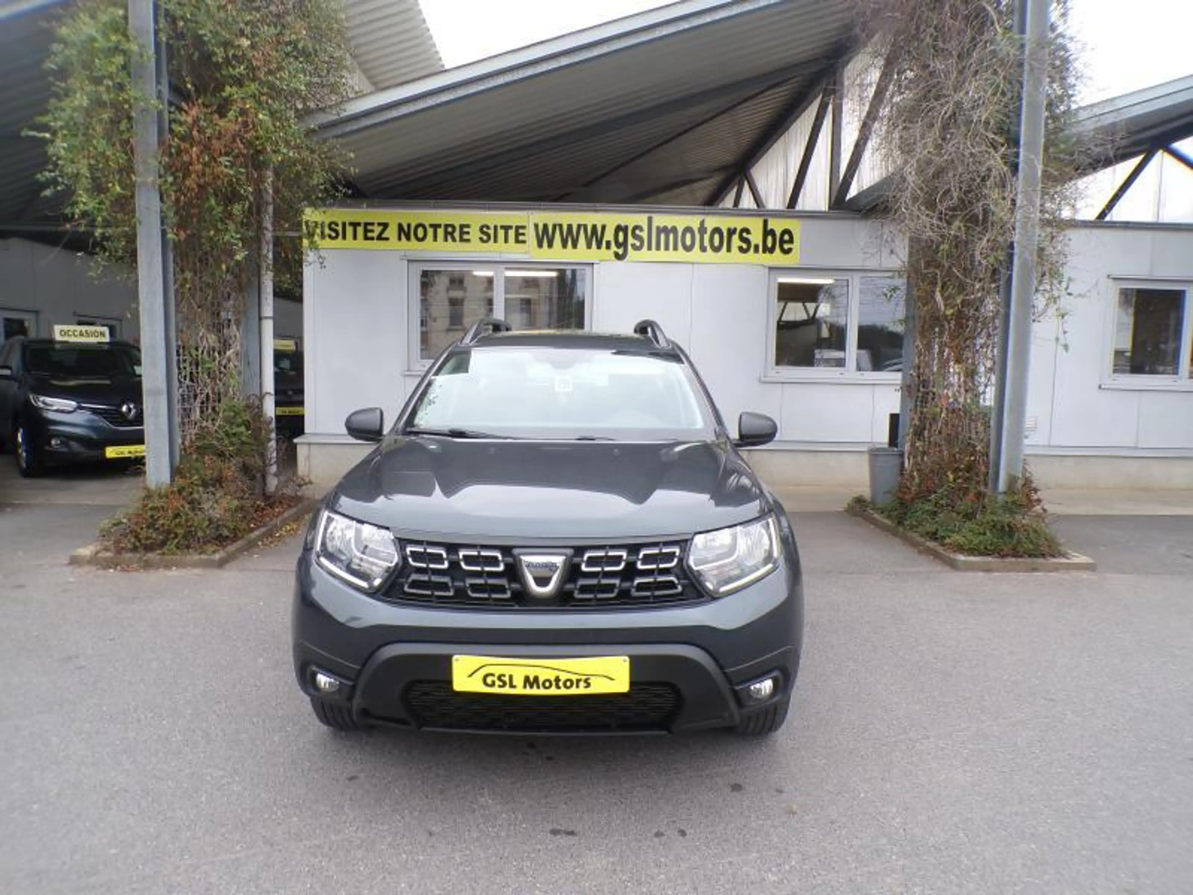 Dacia Duster 1.6 114cv LPG Gris 03/19 6500€ marchand Airco — photo 2