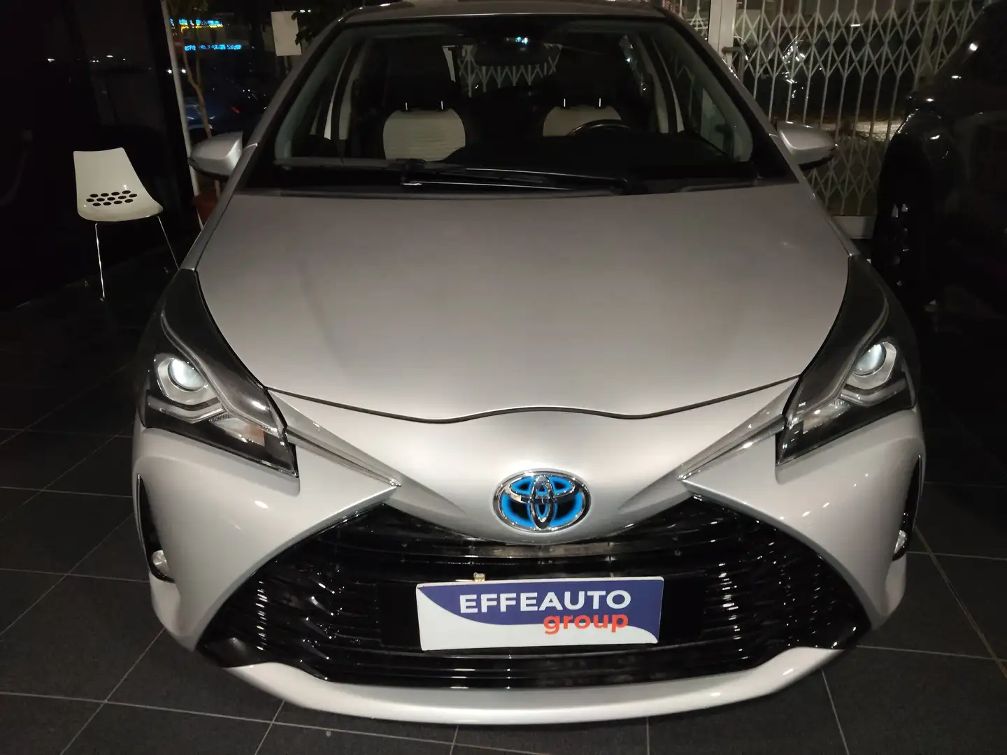 Toyota Yaris Yaris III 2017 5p 1.5h Active my18 Argento - 2