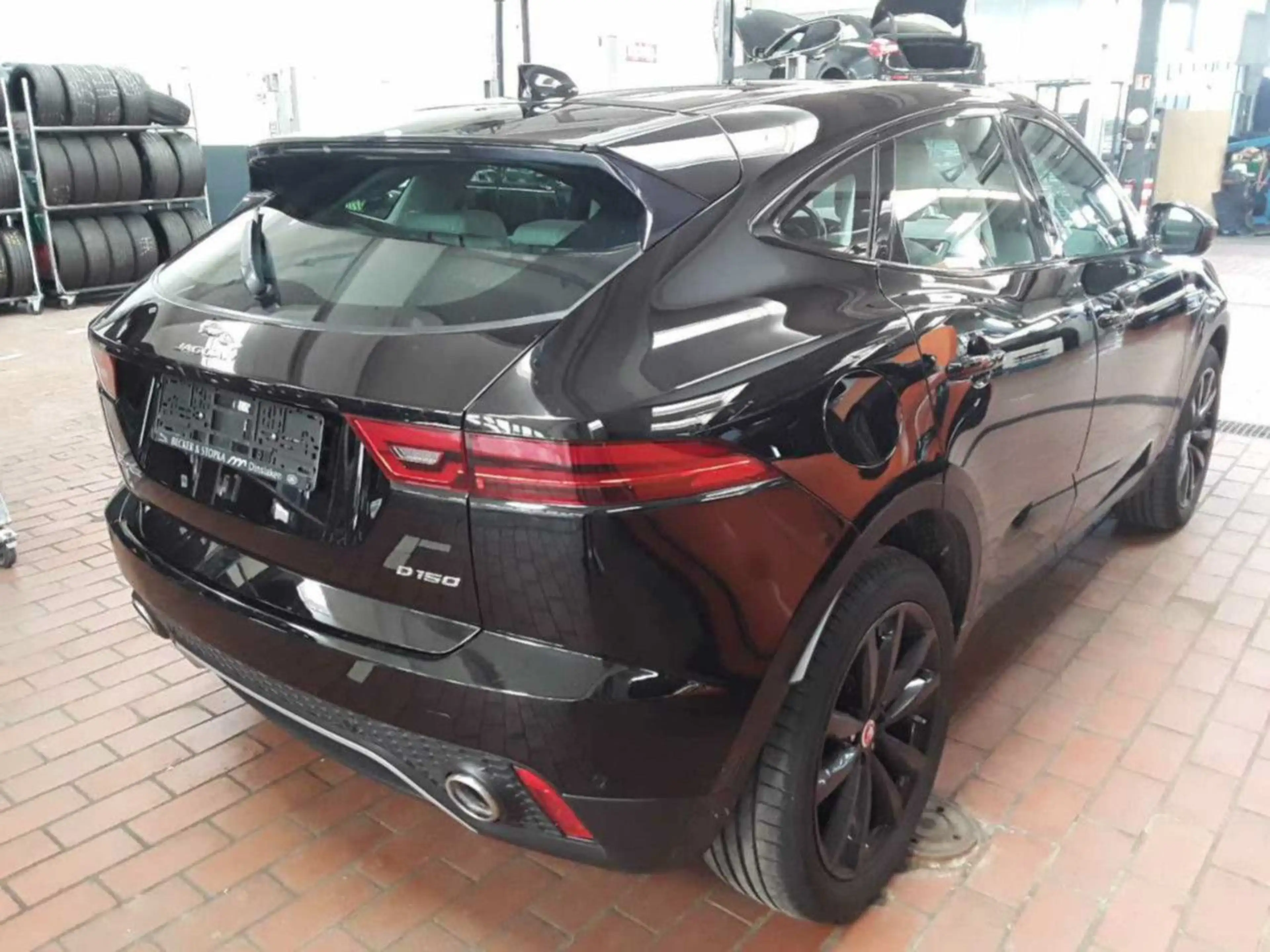 Jaguar E-Pace E-PACE D 150 S/20Z/LEDER/NAVI/ACC/KAMERA/LED/SHZ — photo 3