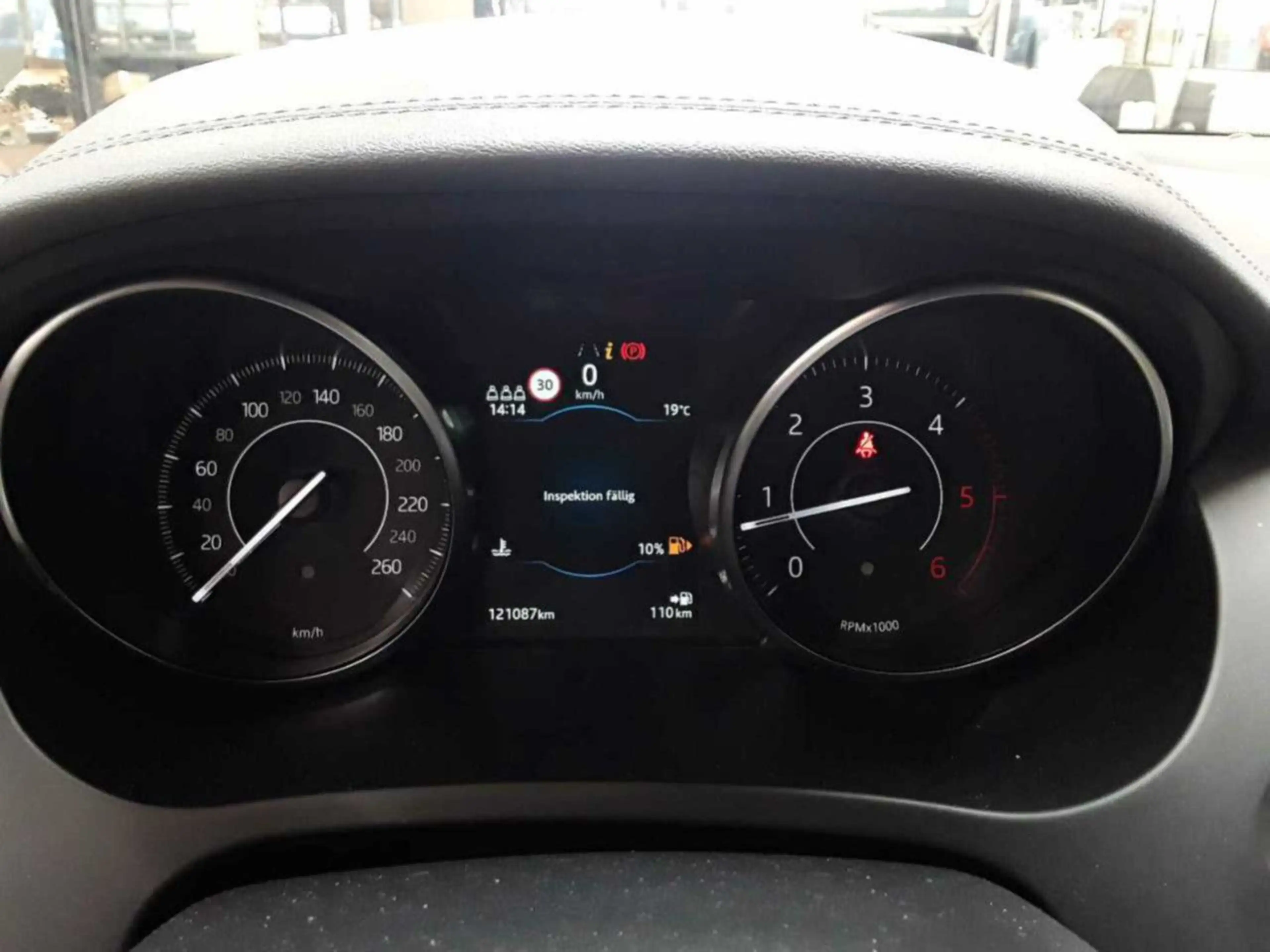 Jaguar E-Pace E-PACE D 150 S/20Z/LEDER/NAVI/ACC/KAMERA/LED/SHZ — photo 7