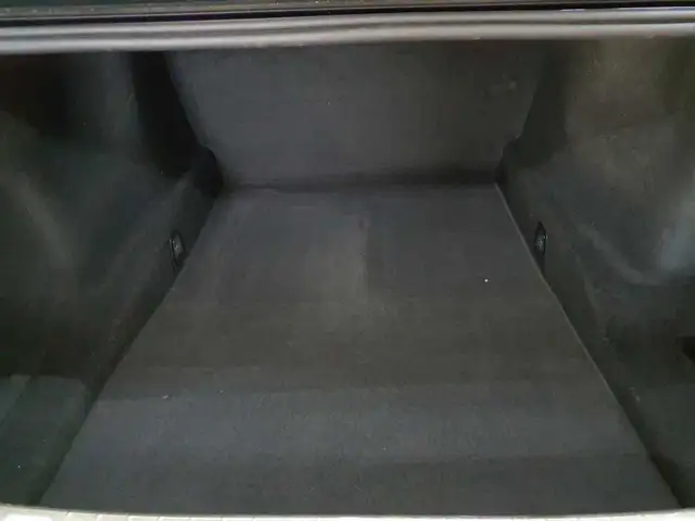 BMW 7 Series view 15