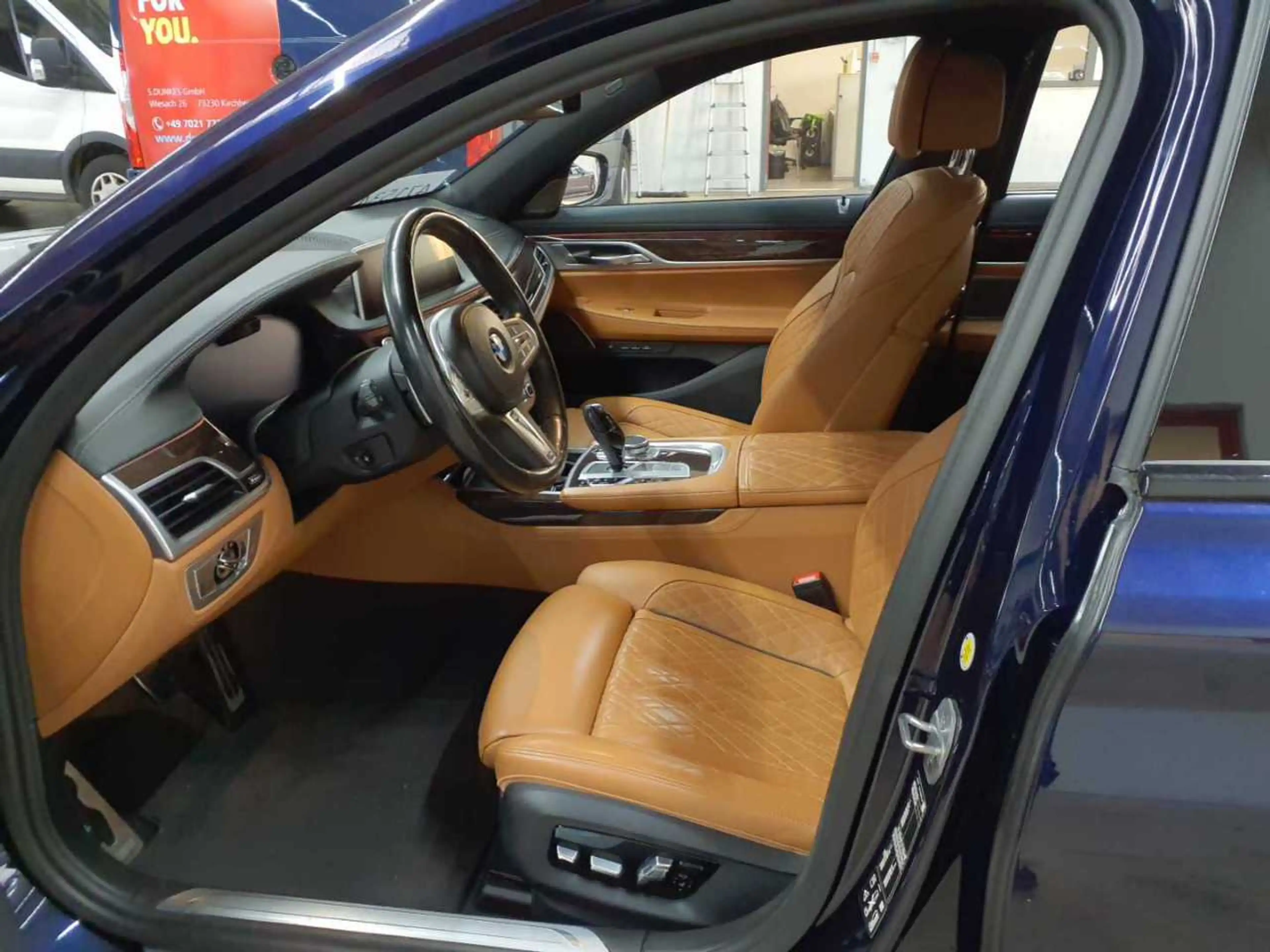 BMW 750 750i xDrive M-SPORT KOMF.SITZE Fond STHZ — photo 7