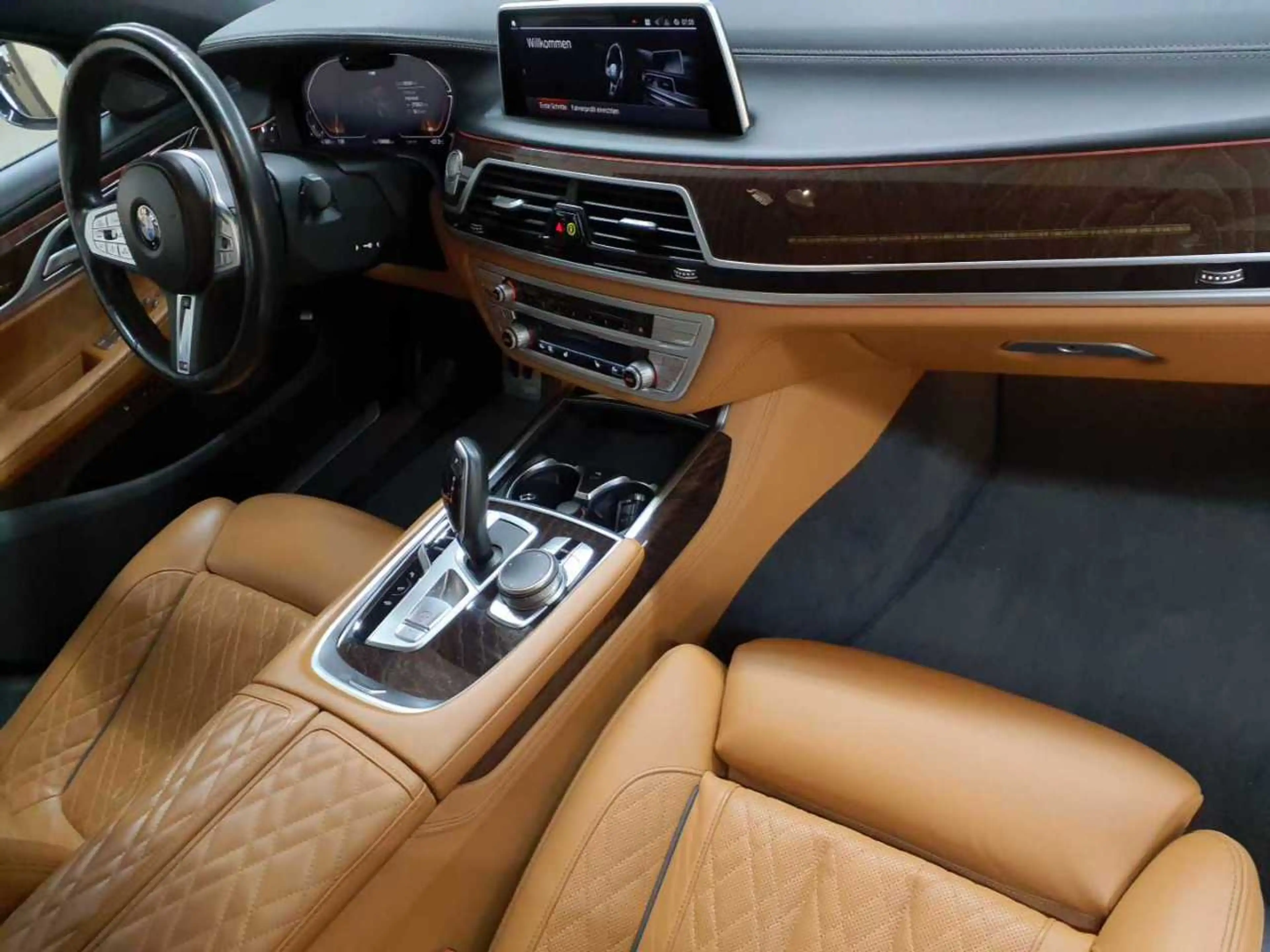 BMW 750 750i xDrive M-SPORT KOMF.SITZE Fond STHZ — photo 9
