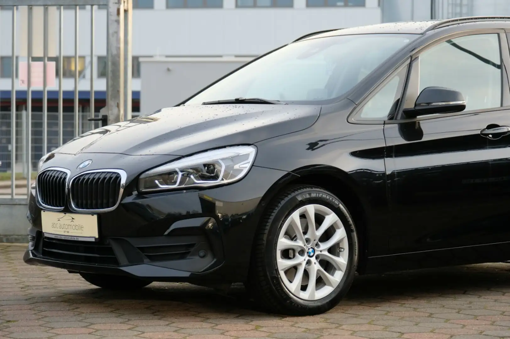 BMW 218 d Advantage Navi+ R*Kamera Schwarz - 2