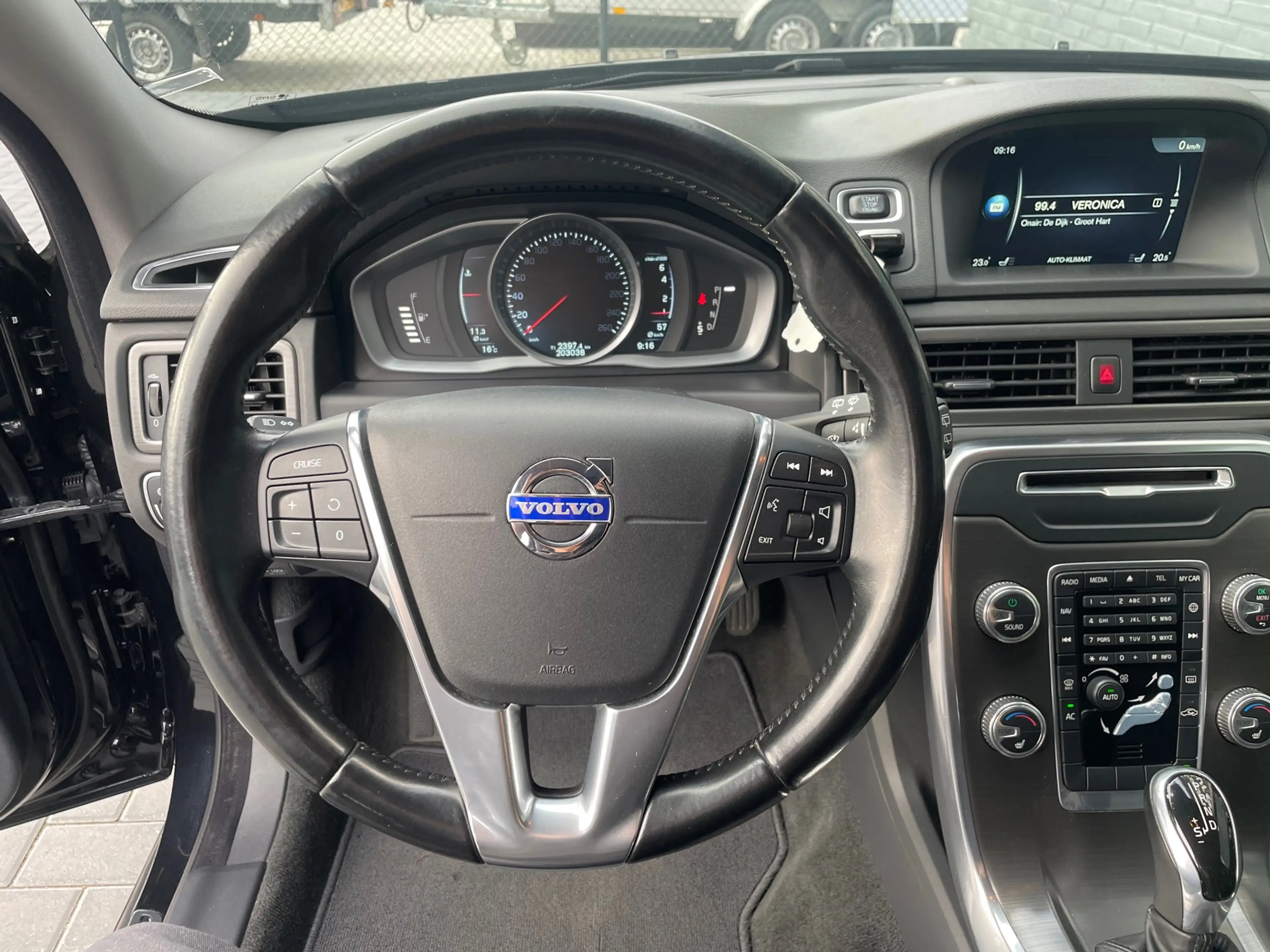Volvo V70 1.6 T4 Momentum automaat stoelverwarming leer clim — photo 23