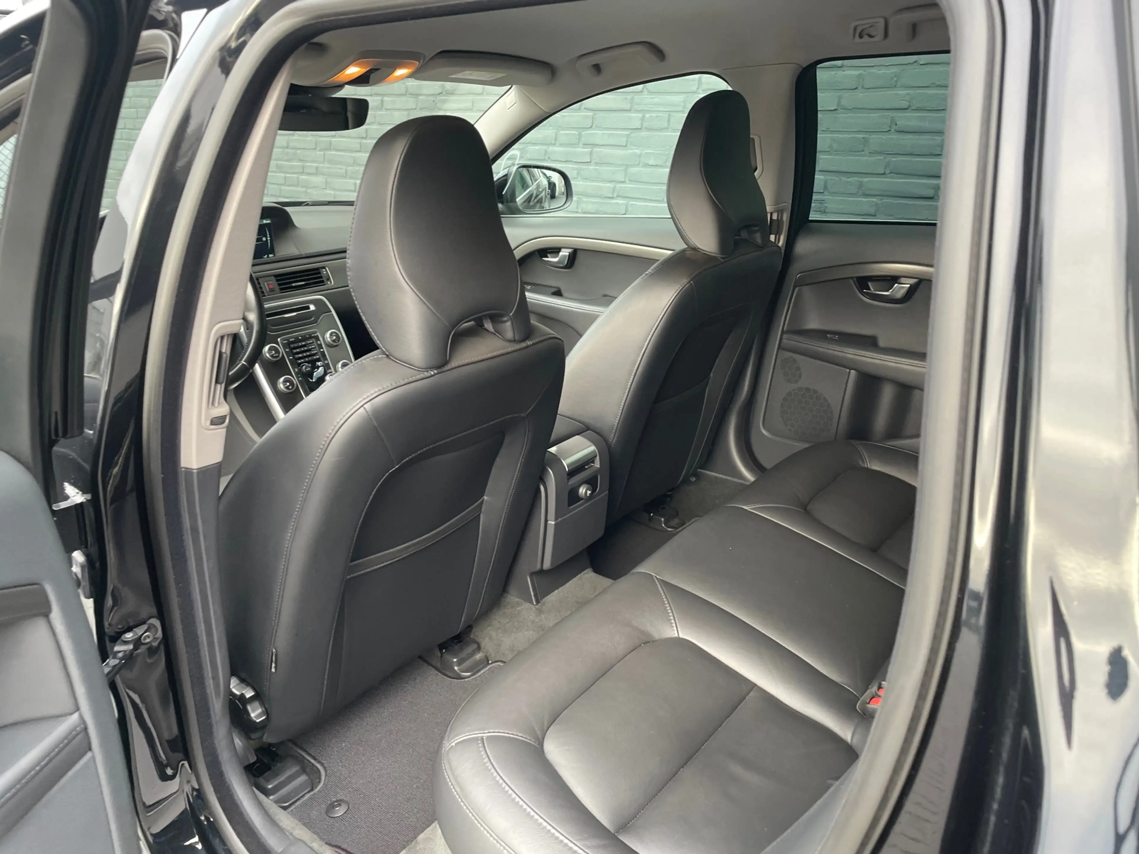 Volvo V70 1.6 T4 Momentum automaat stoelverwarming leer clim — photo 17