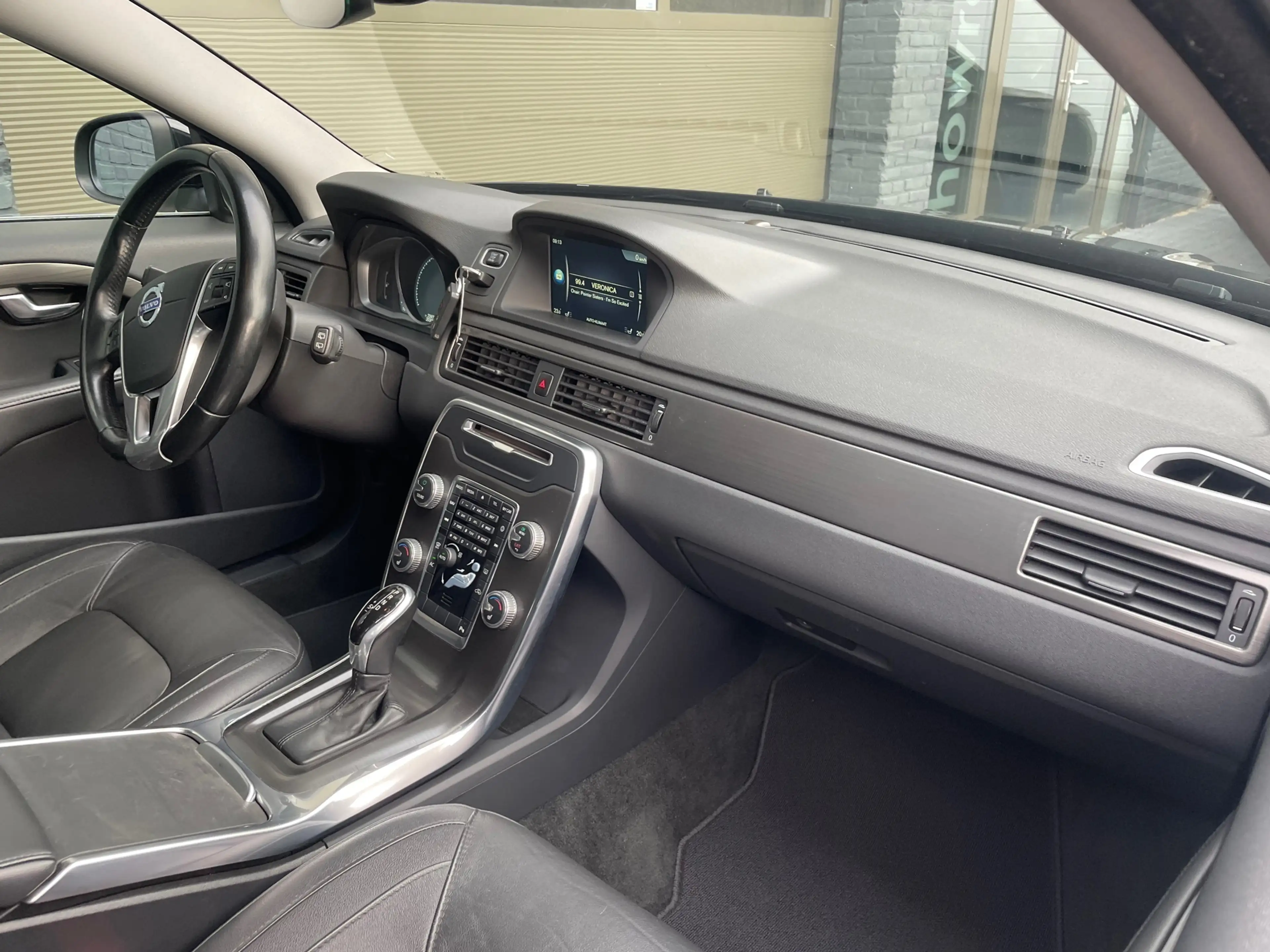 Volvo V70 1.6 T4 Momentum automaat stoelverwarming leer clim — photo 15